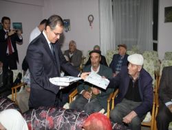 Burdur Valisi Tapsız, Yılbaşında Hasta Ve Yaşlıları Ziyaret Etti