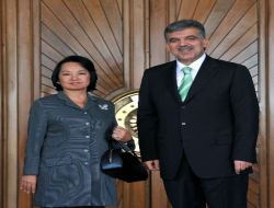 Filipinler Cumhurbaşkanı Gloria Çankaya Köşkü'nde