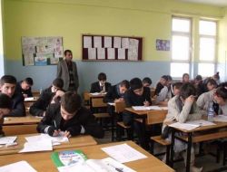 Yüksekova'da 19 Bin Öğrenci Deneme Sınavına Katıldı