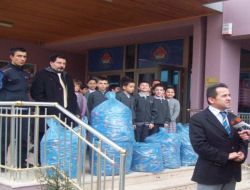 Küçük Kalpler, Topladıkları Plastik Kapaklar İle Engellilere Sandalye Alacak