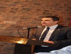 Prof. Ay'dan Gençlere: Arkadaşlığa Verilen Önemi Arkadaş Seçiminde De Gösterin