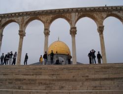Kubbet'üs-Sahra Bütün İhtişamıyla Ayakta Duruyor