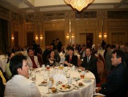 Kazak Entelektüelleri Diyalog İftarında Buluştu