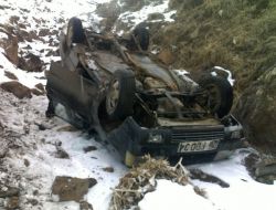 Aşıdan Dönen Sağlık Ekibini Taşıyan Araç Şarampole Yuvarlandı, 4 Kişi Yaralandı