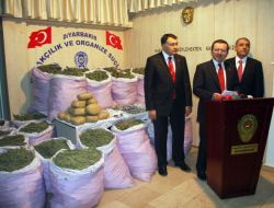 Diyarbakır Polisi Kendi Rekorunu Kırdı: 2010 Yılında 8.5 Ton Uyuşturucu Ele Geçirdi!!