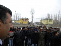 Erciş Ziraat Odası Ekipleri, Köylere Kadar Giderek Çiftçileri Bilgilendiriyor
