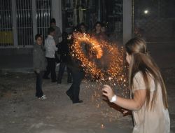 Hatay’da Maytap Patlatan Ve Satanlara 6 Bin Tl Para Cezası Kesildi
