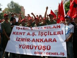 Karşıyaka Kent Aş'de, İşten Atılan İşçiler Ankara Yürüyüşüne Başladı