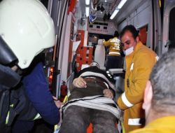 Asansör Boşluğuna Düşen Adamı İtfaiye Kurtardı