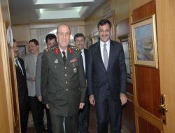 Orgeneral Kıvrıkoğlu Üsküdar Belediyesi'ni Ziyaret Etti