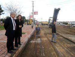 Sakarya Bulvarı’nda Asfaltlama Çalışmaları Devam Ediyor