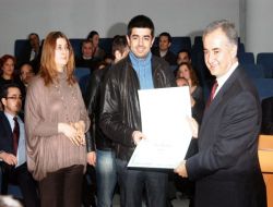 Kobi Yönetimi Seminerine Katılanlara Sertifika Verildi