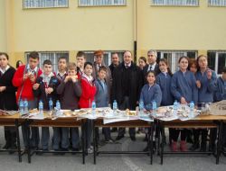 200 Kg. Balığı Pişirip Öğrencilere Dağıttılar