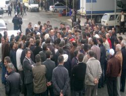 Gazipaşalı Çiftçilerden İhracat Firmasına Tepki