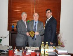 İşadamı Küçükbay’a Kosova’dan Plaket