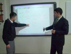 Kırıkkale’de İlk Akıllı Tahtayı Özel Kızılırmak Kullanmaya Başladı