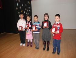 Minikler İlk Defterlerini Sergiledi