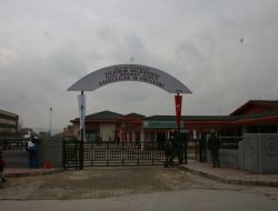 Bakan Çubukçu Otistik Çocuklarla Birlikte Türkü Söyledi