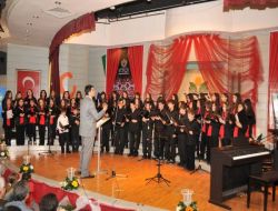Toros Akdeniz Koleji Öğrencilerinden Çiğ Köfteli Konser
