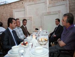 Midyat Kaymakamı Belde Belediye Başkanları Ve Daire Amirlerine İftar Verdi