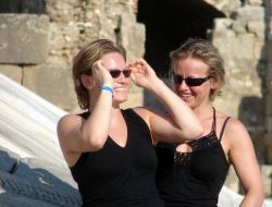 Alman Popçu Kardeşler, 'yarın Varsa Hayallerim De Var' Şarkısının Klibinin Çekimini Side'de Tamamladı