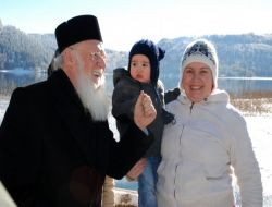 Fener Rum Patriği Bartholomeos, Ailesiyle Abant'ta Yürüyüş Yaptı