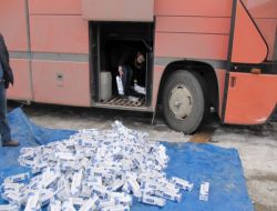 9 Bin Paket Kaçak Sigara Bulunan Otobüsün Sürücüsü Gözaltına Alındı