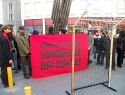 Yunanistan’a 'Tel Örgülü' Protesto