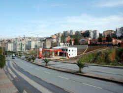 İzmir Büyükşehir Belediyesi'inden Okula Bitişik Benzin İstasyonuna Onay