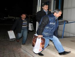 İzmir'de Lüks Daireye Kumar Baskını