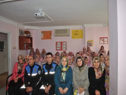 Adana Polisinden Kur'an Kursunda Eğitim Semineri