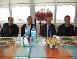Gülderen'den Yeni Öğretmenlere Dayanışma Yemeği