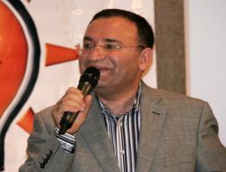 Ak Partili Bozdağ: İlla Dava Açılan Kişinin Erdoğan, Sanığın Cihaner Mi Olması Lazım?