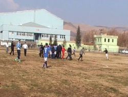 Cizre'de Amatör Maçta Kavga Çıktı!