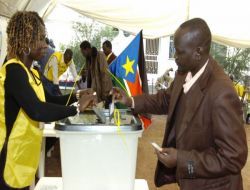 Güney Sudanlılar Referandumda Oy Kullandı