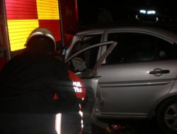 İtfaiye Aracına Otomobil Çarptı: 5 Yaralı