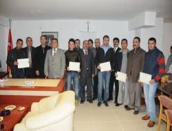 Makine Operatörlük Kursunu Tamamlayanlara Sertifikaları Verildi