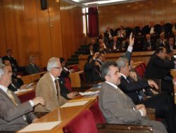 Meclis Toplantısında Yanlışlıkla Ezan Yayını Yapıldı