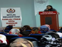 Bitlisli Kadınlar Sağlık Seminerine Yoğun İlgi Gösterdi