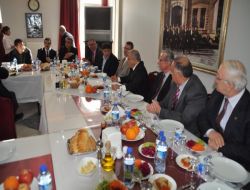 Vali Şentürk: Basın Doğru Tarafsız Ve Objektif Olarak Yayın Yapmaya Özen Göstermelidir