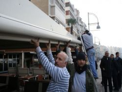 Belediyeden Kordonboyu'nda 'Tek Tip Tente' Operasyonu