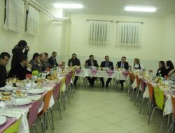 Artvinli Gazeteciler Yemekte Bir Araya Geldi