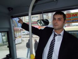 Otobüste Bozuk Para Çalan Hırsız, Güvenlik Kamerasından Tespit Edildi