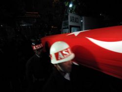 Şehit Pilot Üsteğmen Dilsiz’in Cenazesi Mersin’e Getirildi