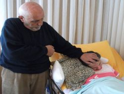 Kanser Eşini Tedavi Ettirebilmek İçin Servetini Harcadı, Şimdi Yardım Topluyor