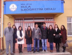 Üniversite Öğrencilerinden İlköğretim Öğrencilerine Yardım
