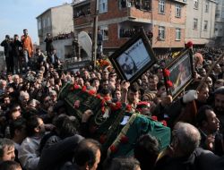 Kıvırcık Ali'yi Binlerce Seveni Uğurladı!