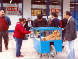 Simitçi Ve Piyangocu Polisler Suçlulara Göz Açtırmıyor