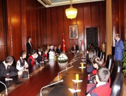 Tbmm Başkanı Mamak Belediyesi Bilgi Evleri Öğrencilerini Kabul Etti