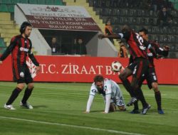 Denizlispor Teknik Direktörü Hamzaoğlu: Kupa Maçları Değerli Ancak Bizim İçin Lig Önemli